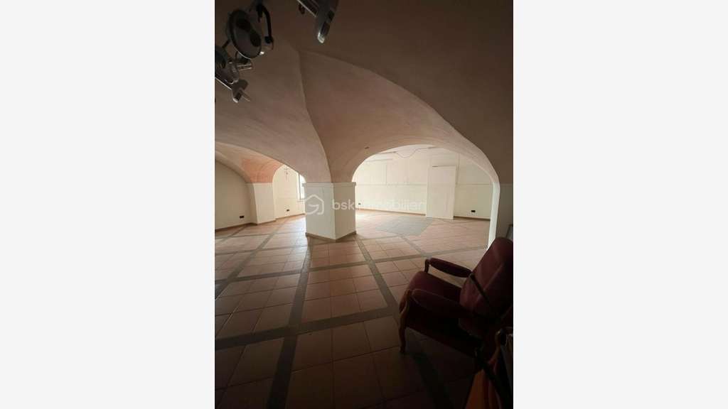 Vente local commercial 180m² à Moûtiers