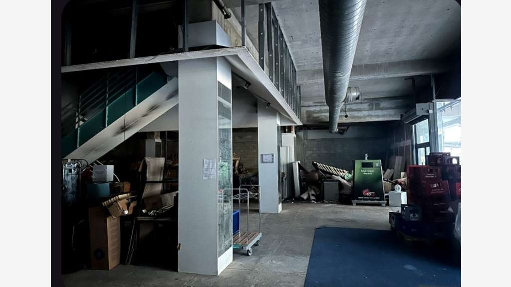 AV local commercial de 1052m² empl strat Mulhouse
