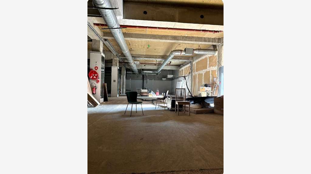 AV local commercial de 1052m² empl strat Mulhouse