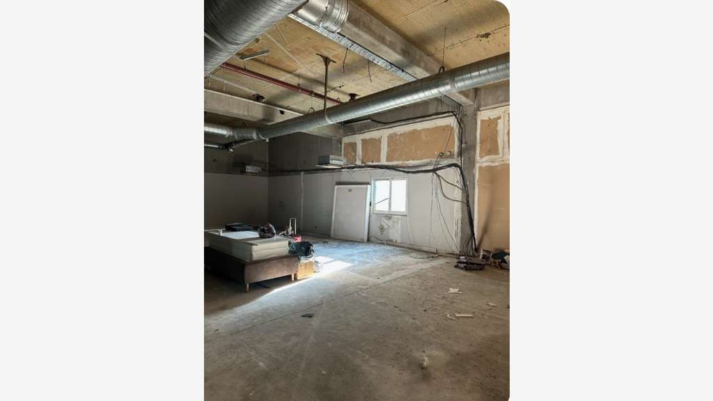 AV local commercial de 1052m² empl strat Mulhouse