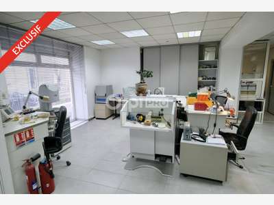 AV local commercial 78m² en plein coeur de Nantes