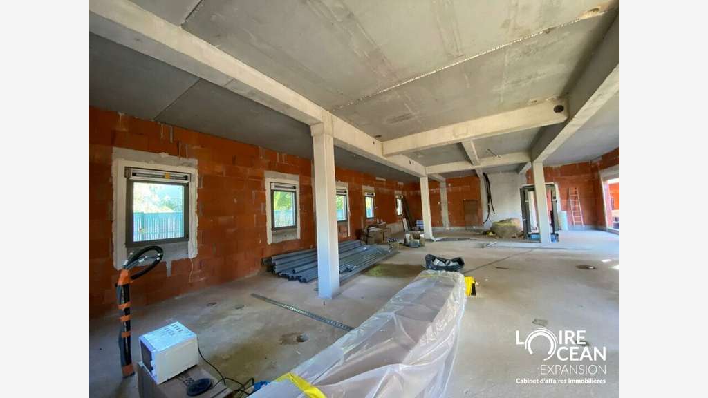 A vendre local commercial 163m² à Nantes Est