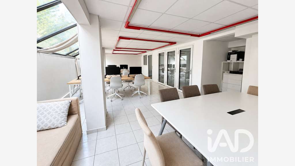 Vente bureaux de 60m² avec parking à Nantes