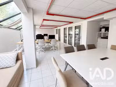 Vente bureaux de 60m² avec parking à Nantes