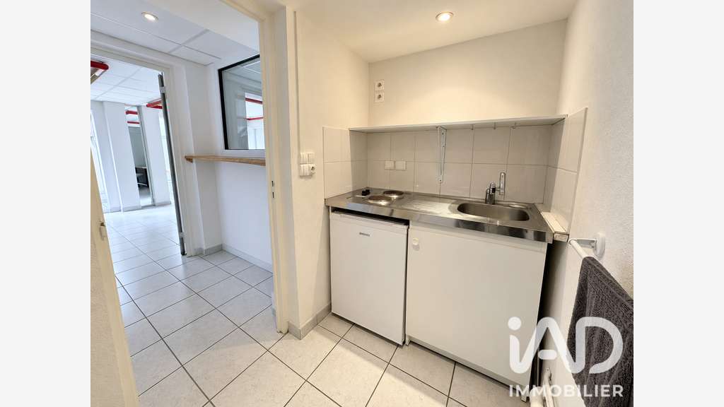 Vente bureaux de 60m² avec parking à Nantes