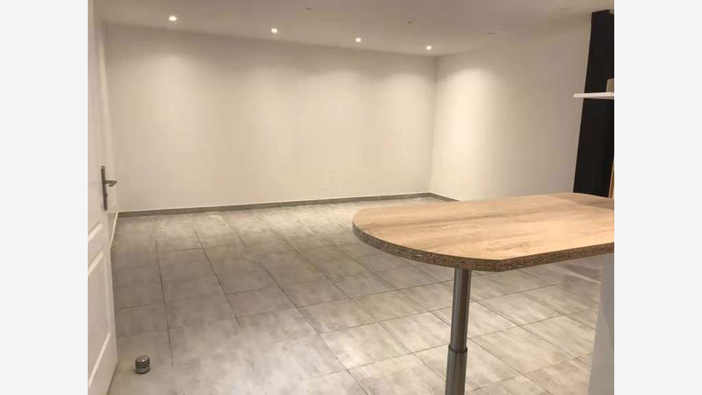 A vendre local d'activité de 365m² env. à Nantes