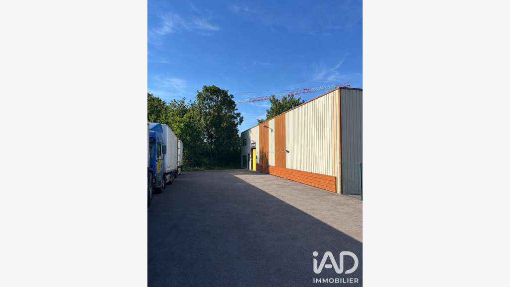 Vente entrepôt de 200m² en zac Nanteuil-Lès-Meaux