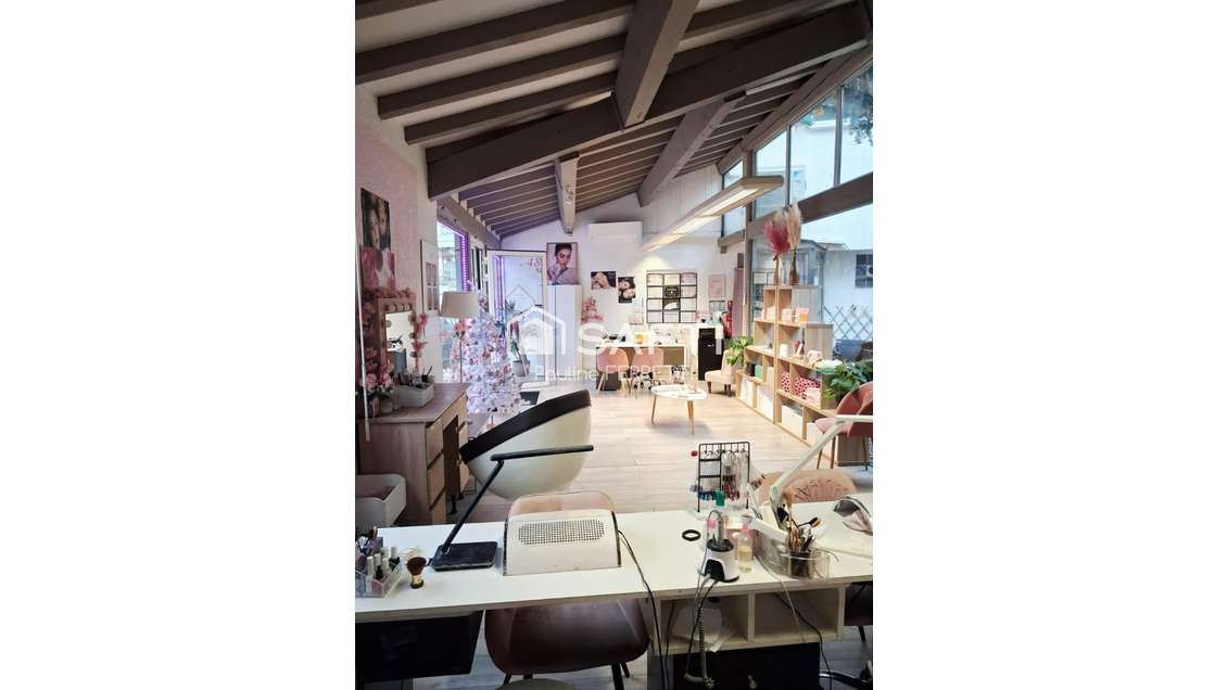 AV local commercial 91m² Narbonne centre dynamique