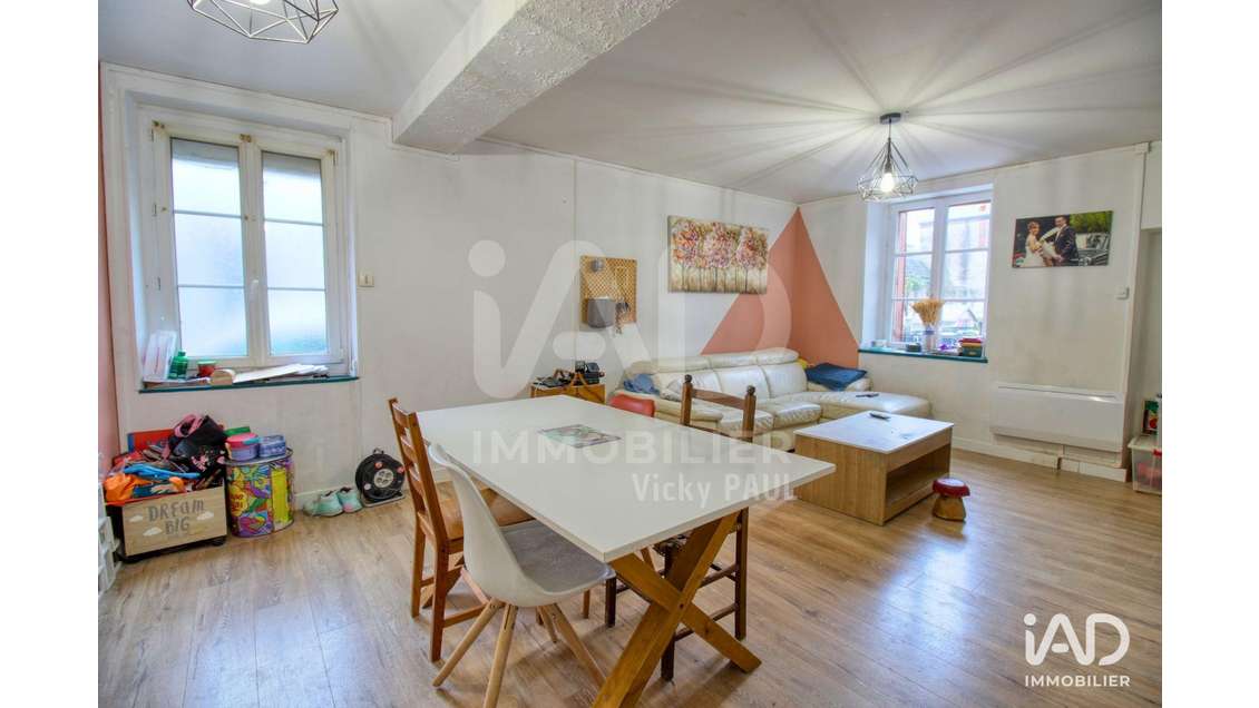 Murs commerciaux à Neuville-Aux-Bois