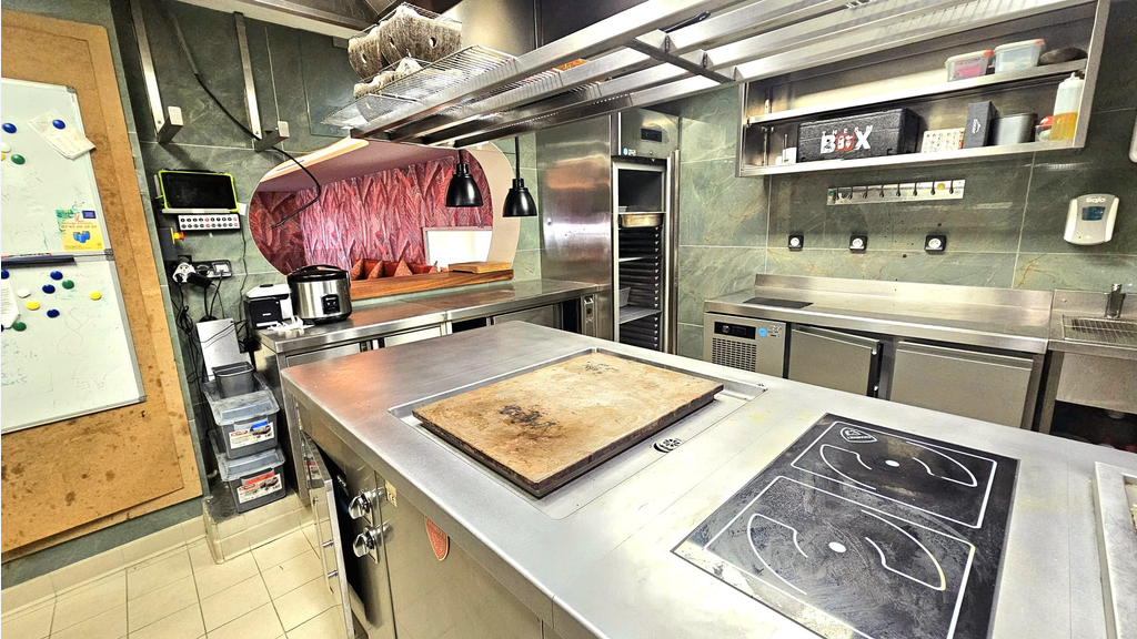 Vente murs commerciaux/pro de 210m² à Nice V. Hugo