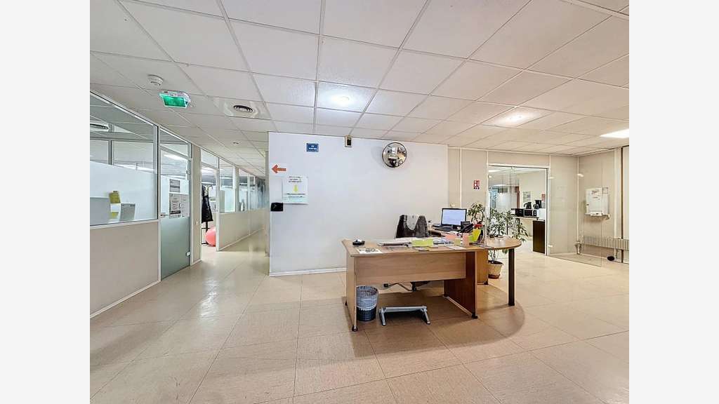 AV murs commerciaux libres 588m² en RDC Nice Nord