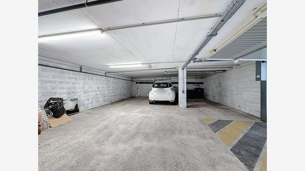 AV murs commerciaux libres 588m² en RDC Nice Nord