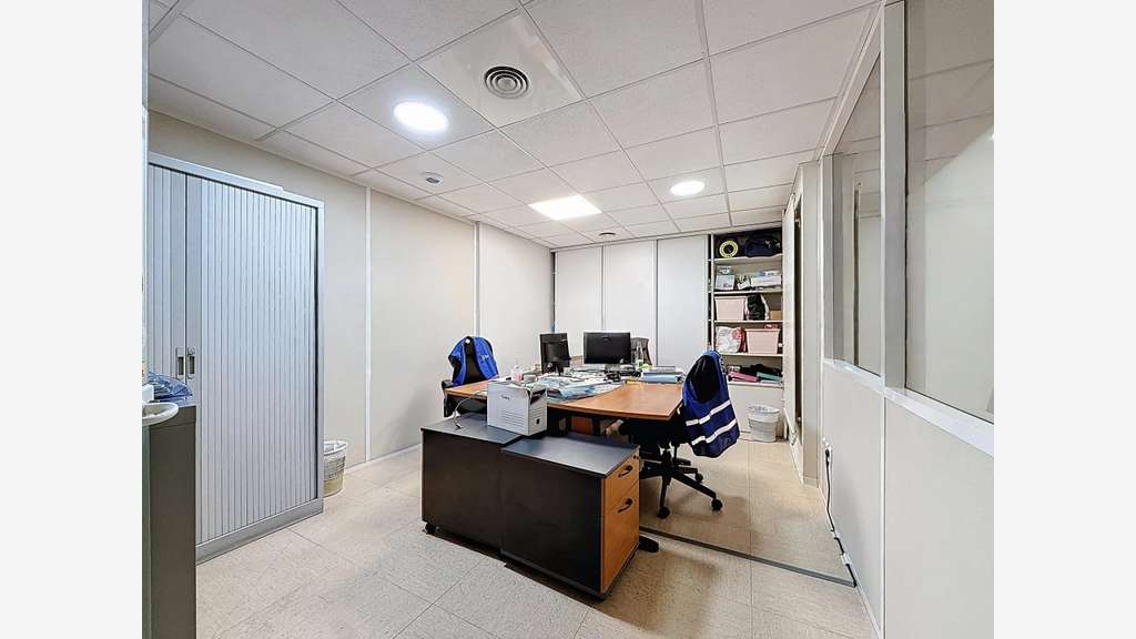 AV murs commerciaux libres 588m² en RDC Nice Nord