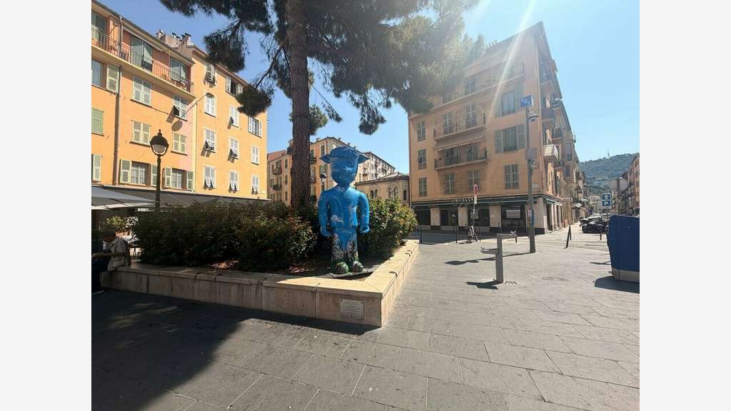 A vendre murs libres de 62m² rue Bonaparte à Nice