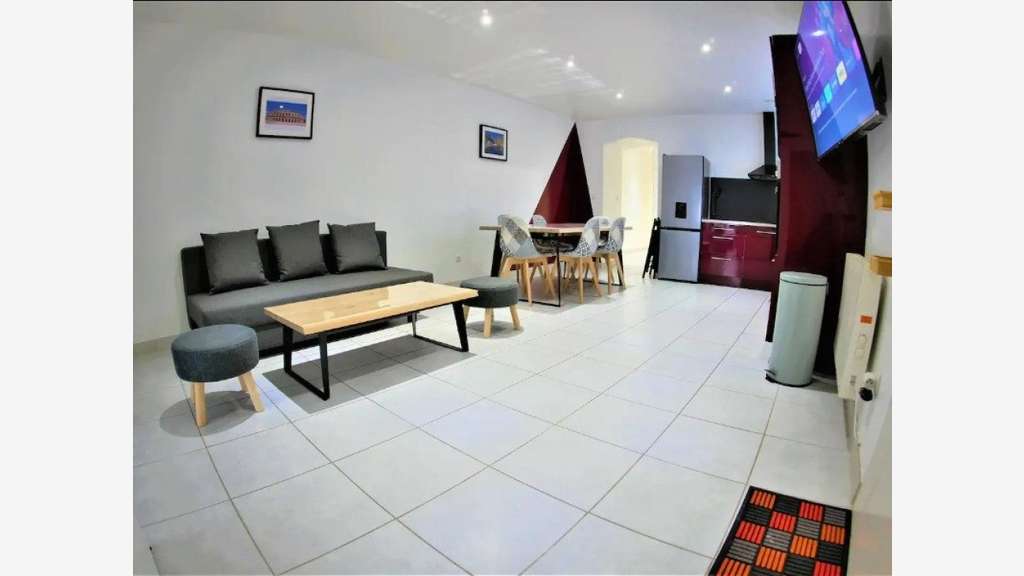 Vente local commercial transformé en appart Nîmes