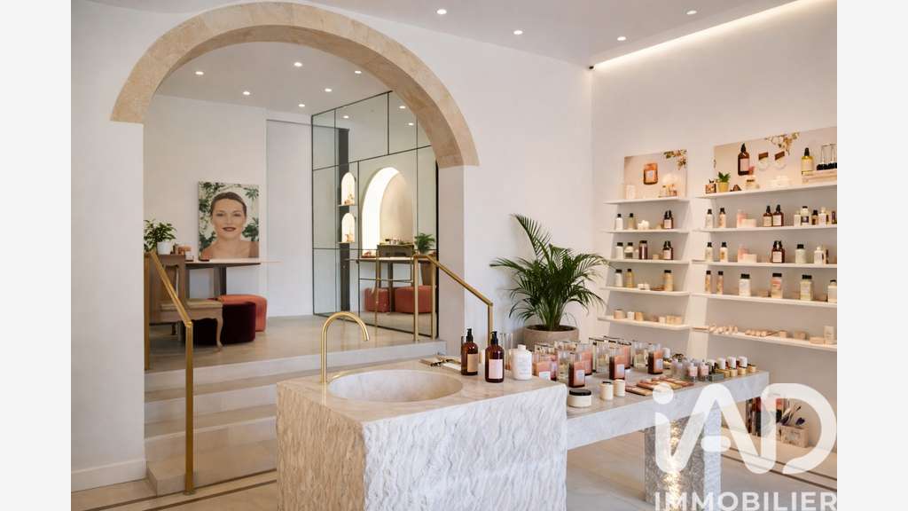 Vente local commercial 64m² à Nîmes Écusson 