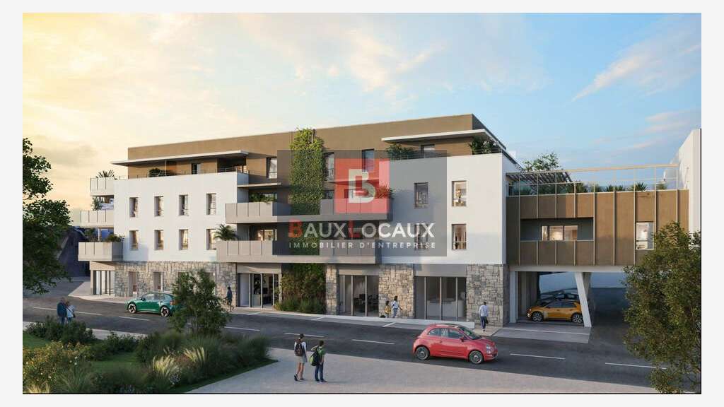 A louer local commercial 121m² Nîmes centre Ville