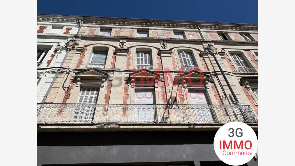 Vente local commercial 300m² à Niort centre