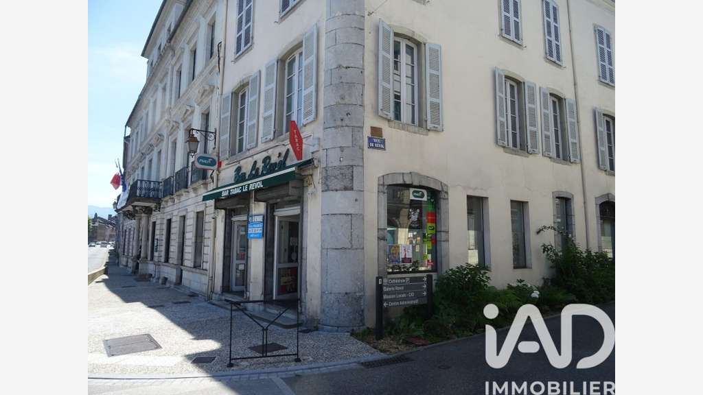 Vente local commercial 70m² à Oloron-Sainte-Marie