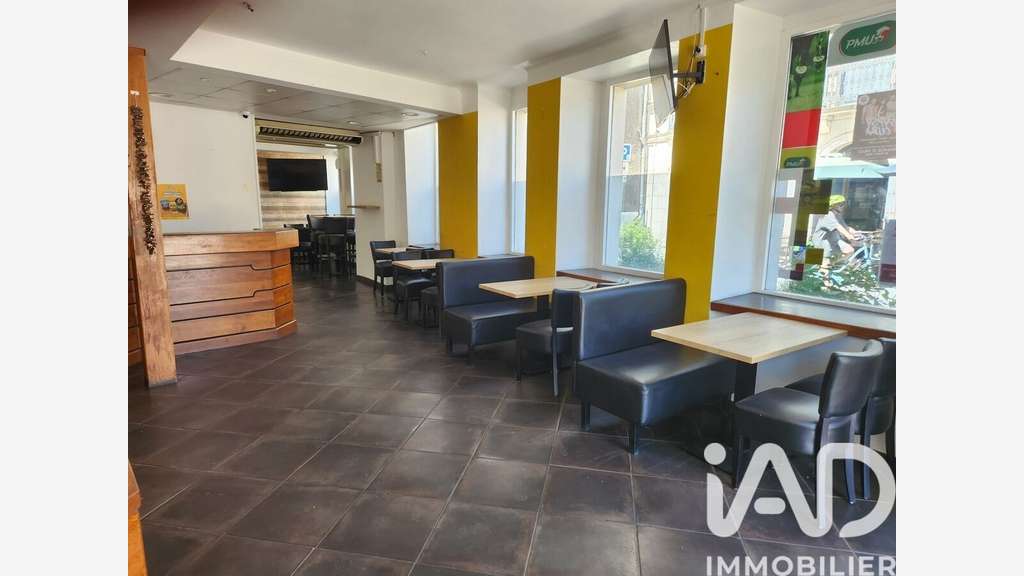 Vente local commercial 70m² à Oloron-Sainte-Marie