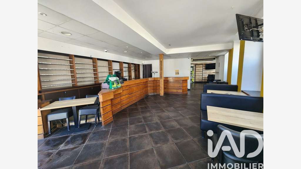 Vente local commercial 70m² à Oloron-Sainte-Marie