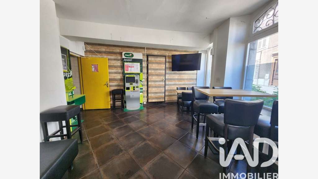 Vente local commercial 70m² à Oloron-Sainte-Marie