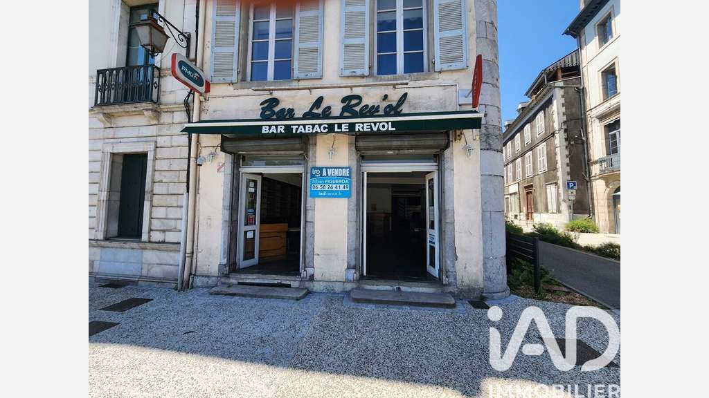 Vente local commercial 70m² à Oloron-Sainte-Marie