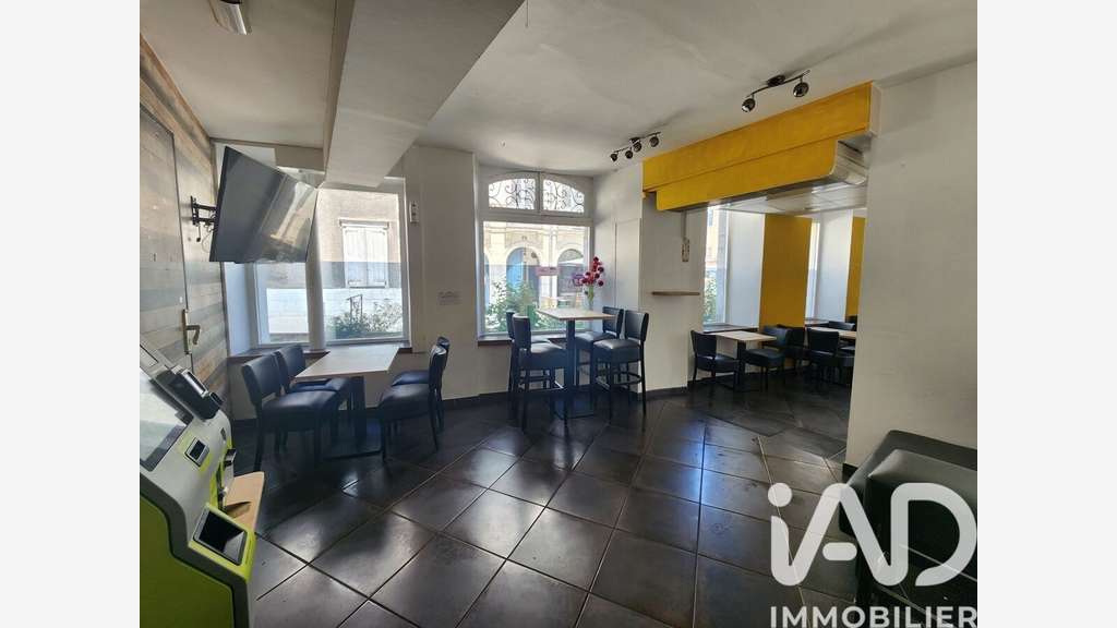 Vente local commercial 70m² à Oloron-Sainte-Marie