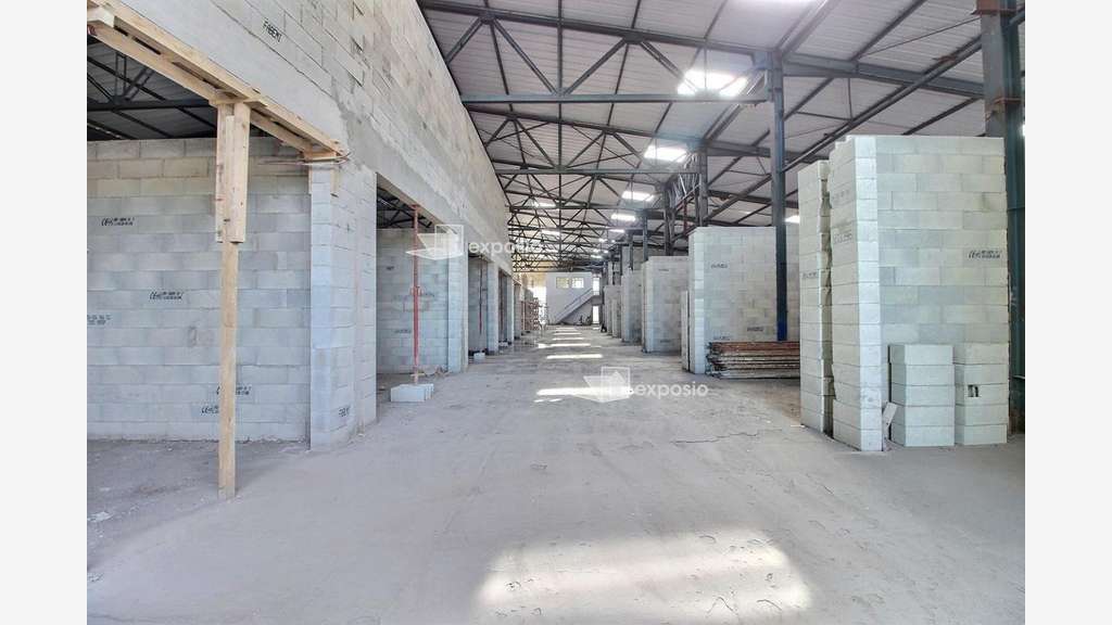 Vente murs commerciaux 69m² emp strat. Orange