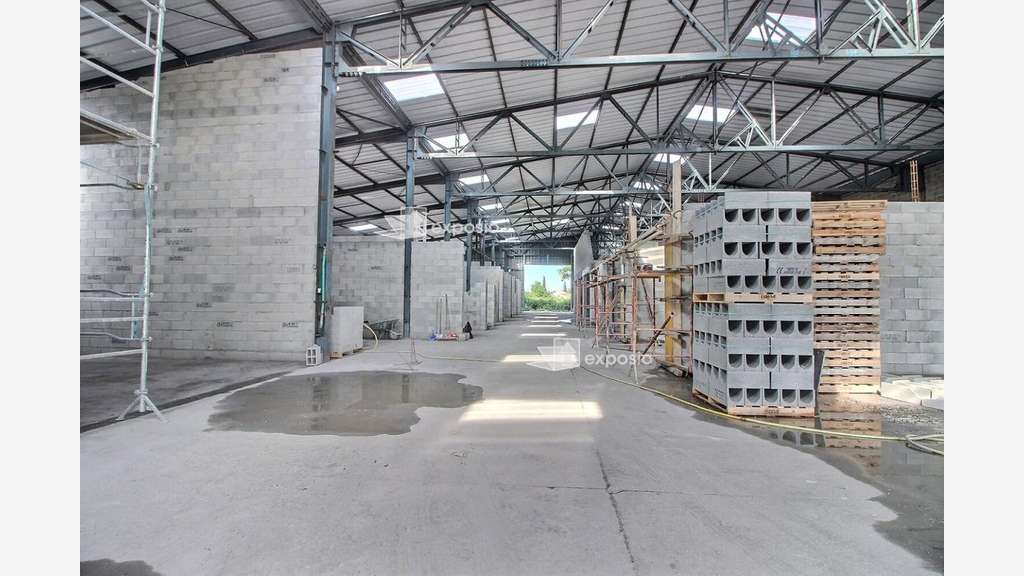 Vente murs commerciaux 69m² emp strat. Orange