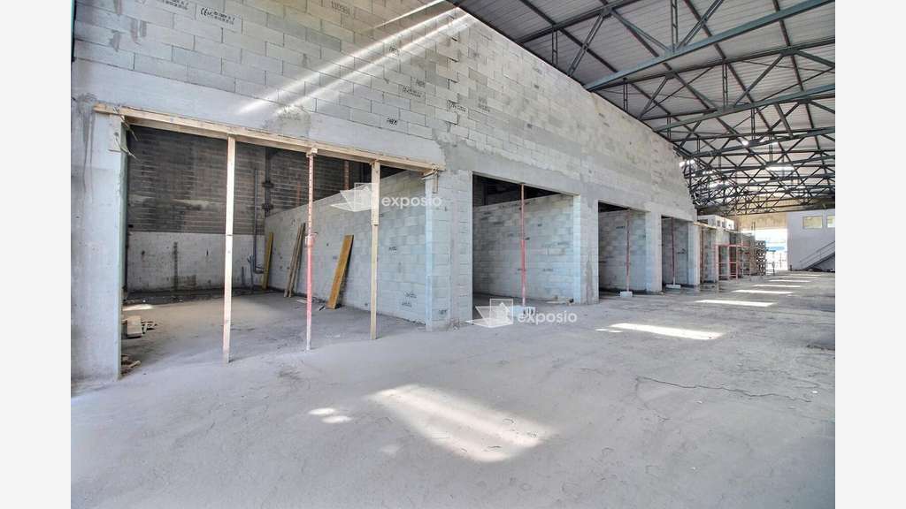 Vente murs commerciaux 69m² emp strat. Orange