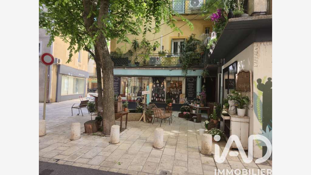 Vente local occupé dans centre historique à Orange
