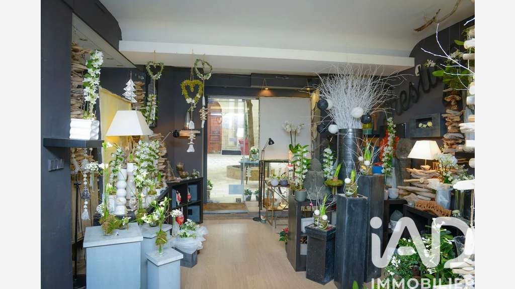 Vente local occupé dans centre historique à Orange
