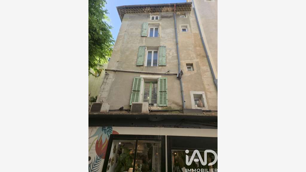 Vente local occupé dans centre historique à Orange