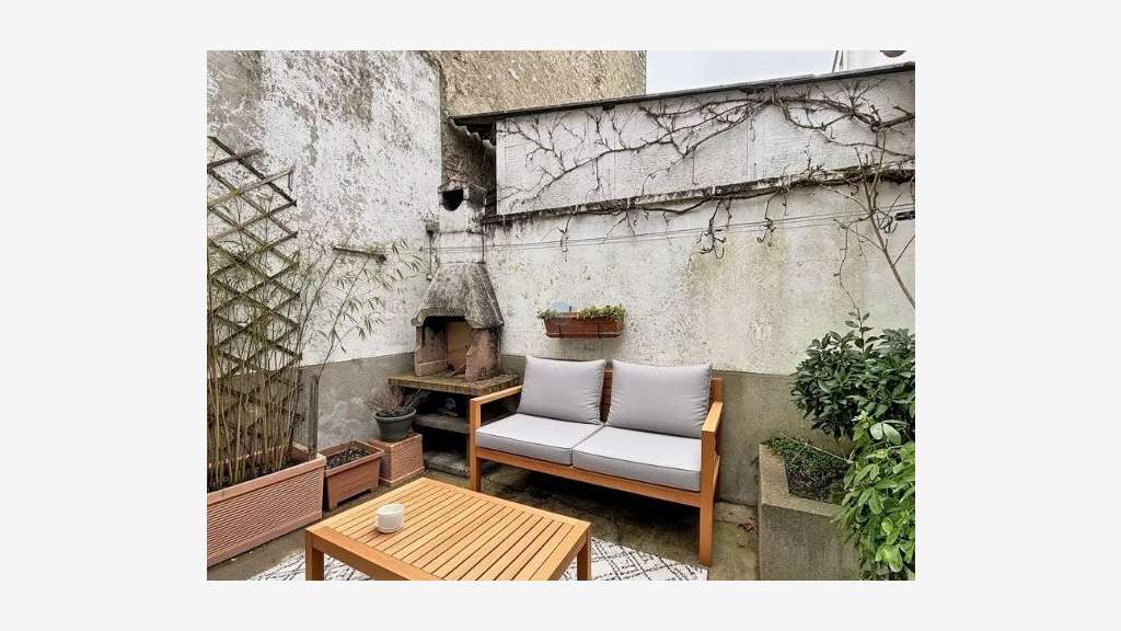 Vente maison de ville avec commerce 24m² à Orléans