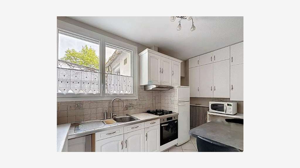 Vente maison de ville avec commerce 24m² à Orléans