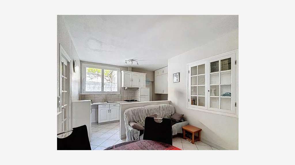 Vente maison de ville avec commerce 24m² à Orléans