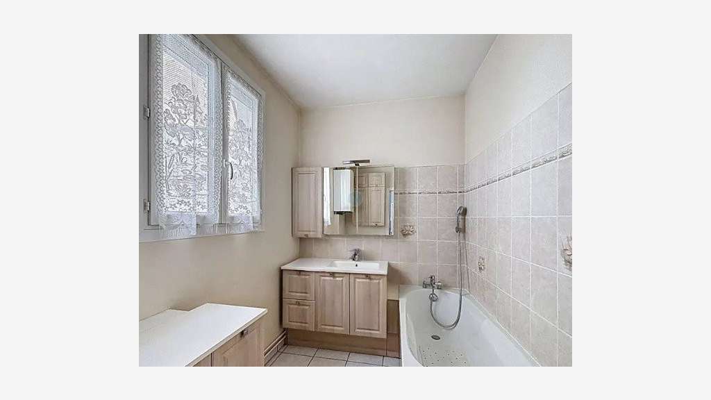Vente maison de ville avec commerce 24m² à Orléans