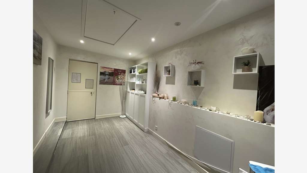 Vente local commercial de 128m² empl N°1 à Orléans