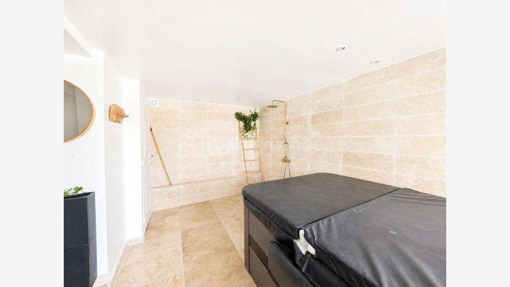 LOCAL COMMERCIAL - 25 m² - ORRY-LA-VILLE