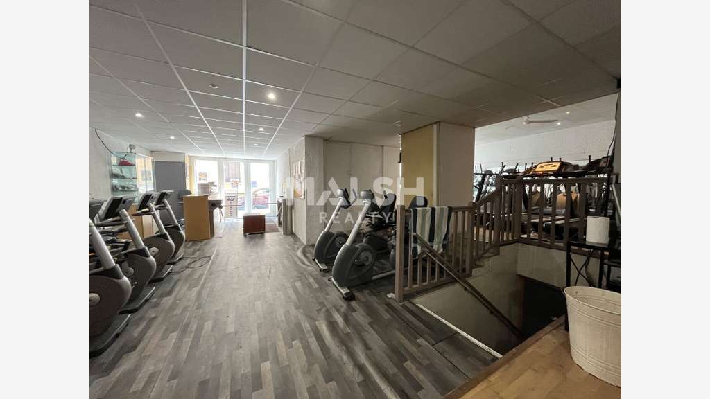 Local commercial 754m² à vendre à Oullins  