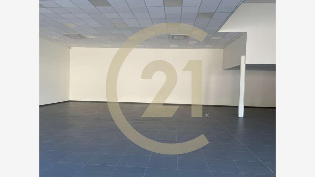 Vente local commercial de 380m² à Oyonnax