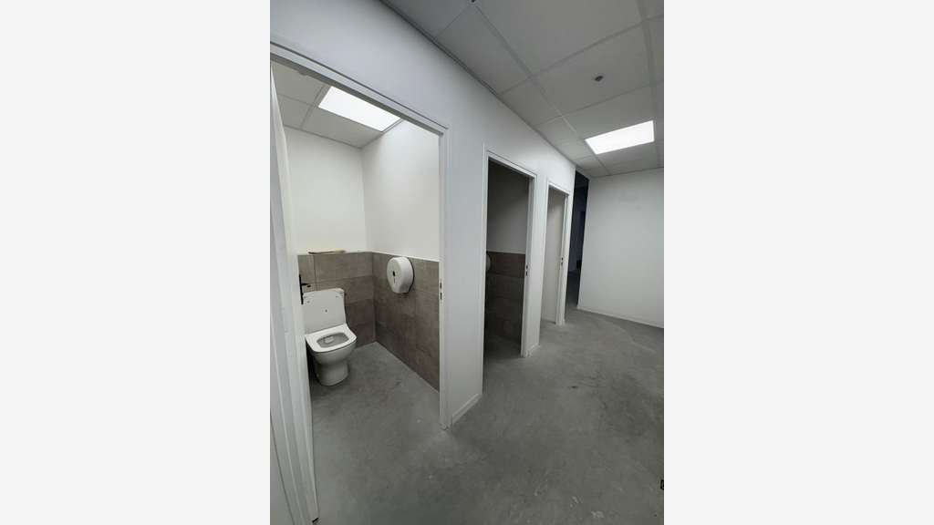 A vendre local commercial 1833m² à Pantin