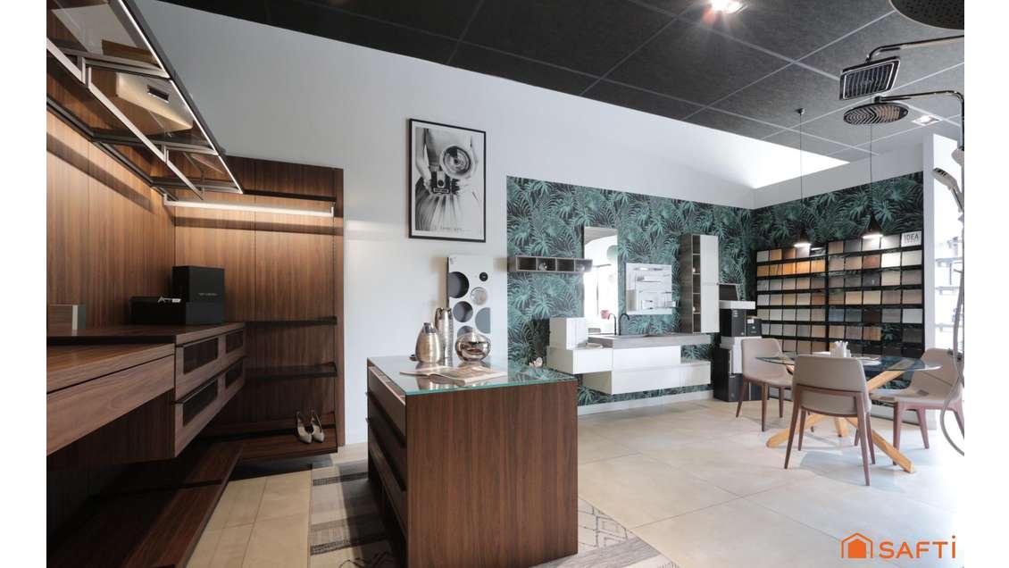 Vente superbe espace commercial à Parentis-en-Born