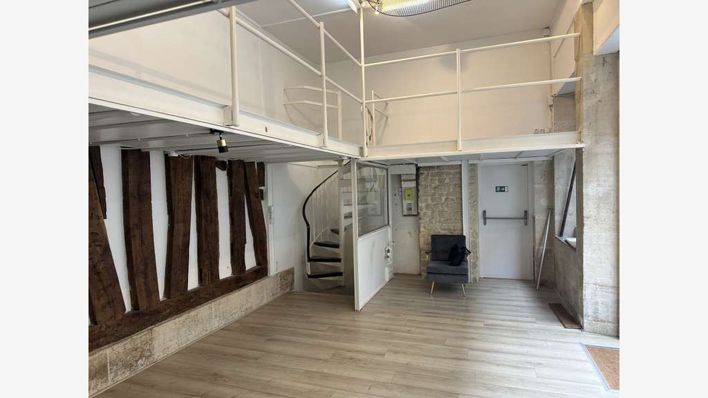 A vendre local transformable bien placé Paris 10e