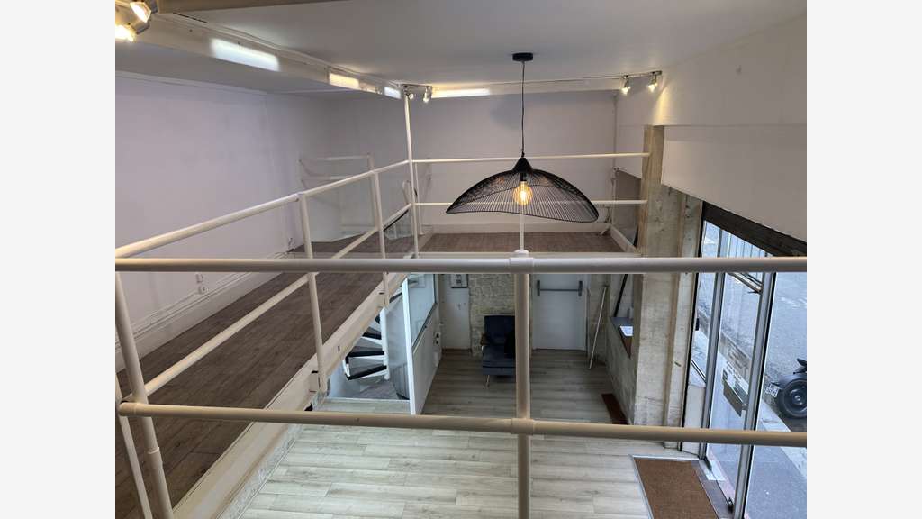 A vendre local transformable bien placé Paris 10e