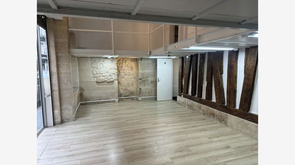 A vendre local transformable bien placé Paris 10e