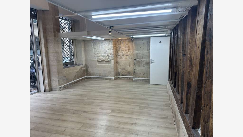 A vendre local transformable bien placé Paris 10e