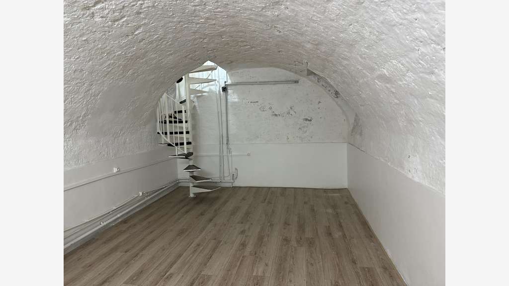A vendre local transformable bien placé Paris 10e