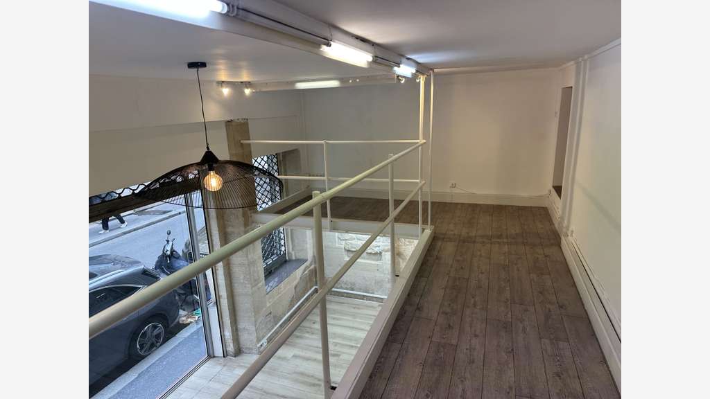 A vendre local transformable bien placé Paris 10e